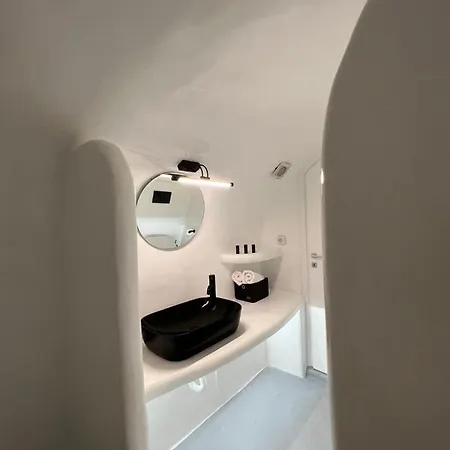 Oinos Luxury Caldera