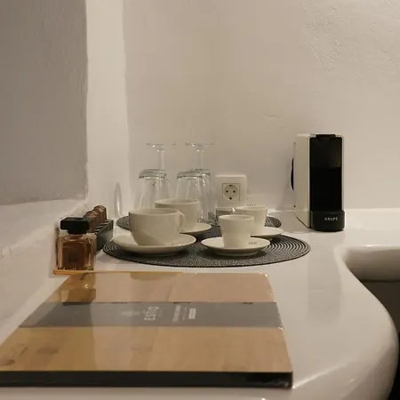 Oinos Luxury Caldera Villa *