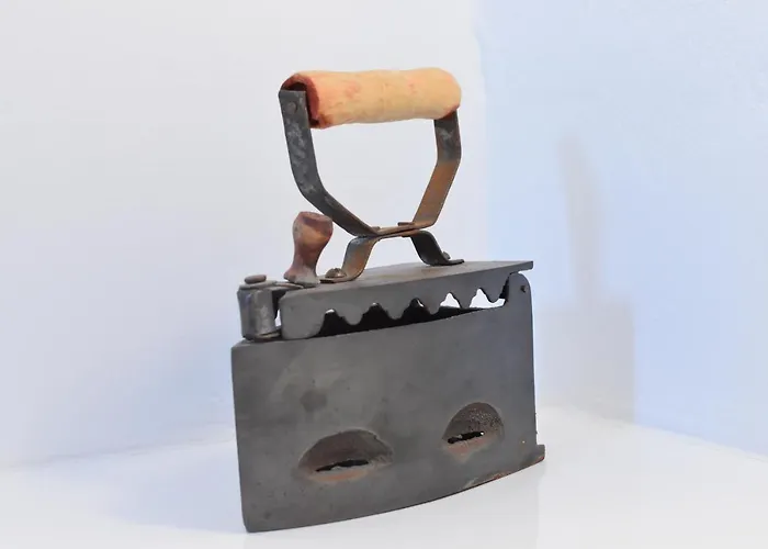 Oinos Luxury Caldera Oia (Santorini)