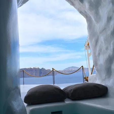 Villa Oinos Luxury Caldera Oia (Santorini)