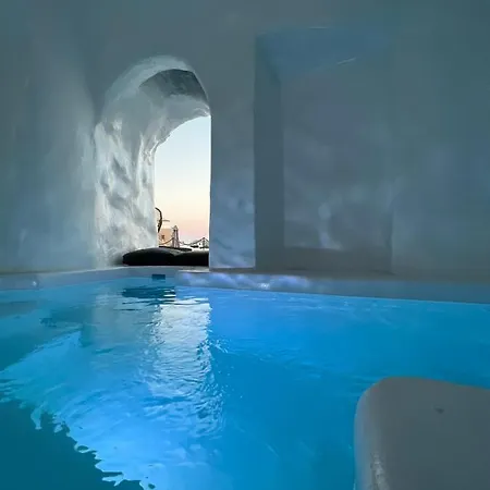 Oinos Luxury Caldera *