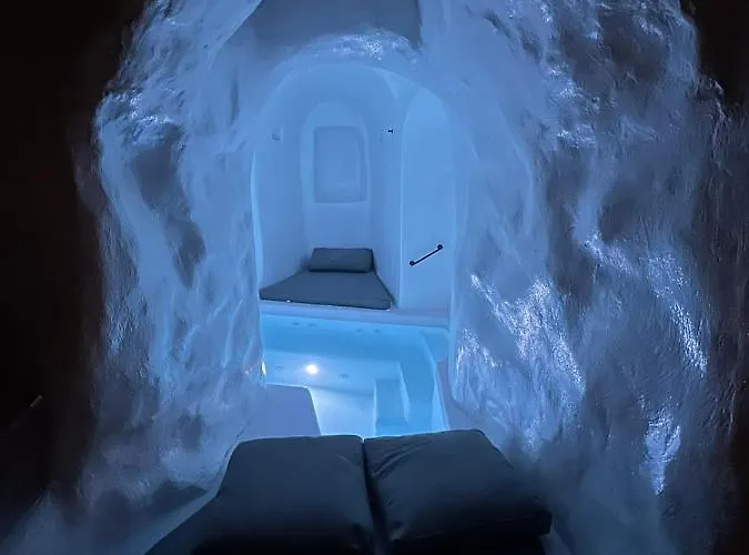 Oinos Luxury Caldera Вилла *