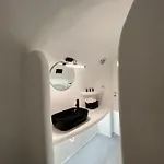Oinos Luxury Caldera